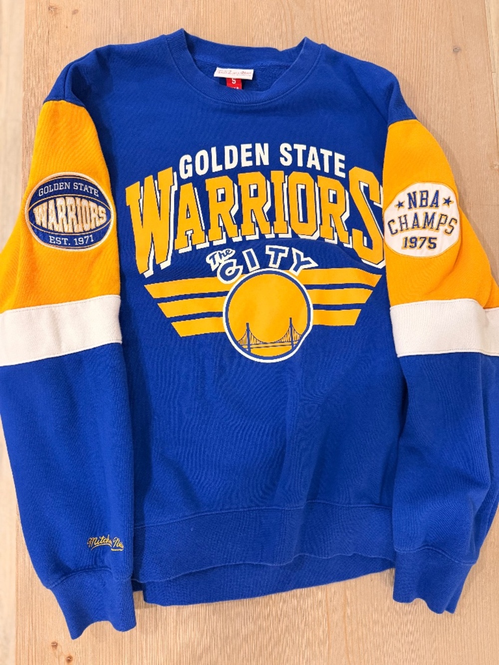 Mitchell & Ness Golden State Warriors Crewneck Sweater in Size Small (Men’s)